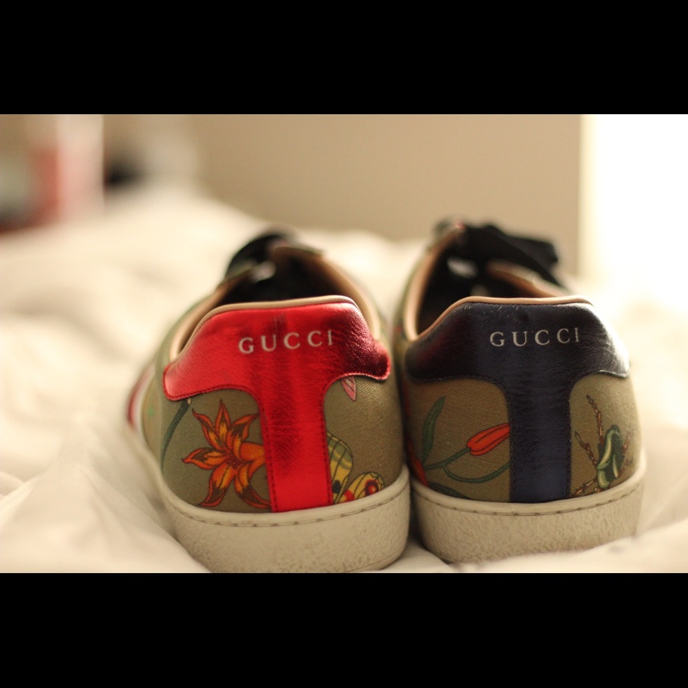 Gucci Snake/Floral Print Lace Up Sneakers